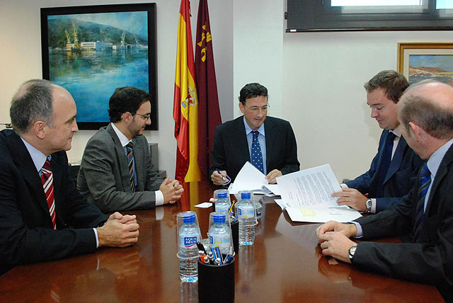 El Gobierno regional ha asegurado las exportaciones de 50 empresas murcianas con una póliza por valor de 3,4 millones de euros - 1, Foto 1