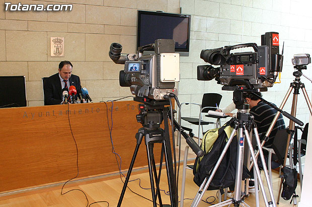 Ruenda press spokesman of the government team, Foto 1