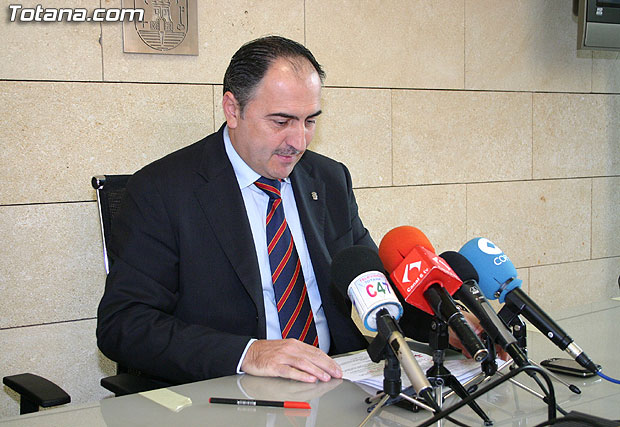 Ruenda press spokesman of the government team, Foto 2