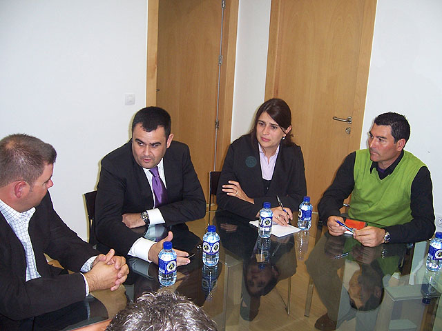 El alcalde se reúne con la nueva junta directiva del Ilustre Cabildo Superior de Procesiones de Totana, Foto 1