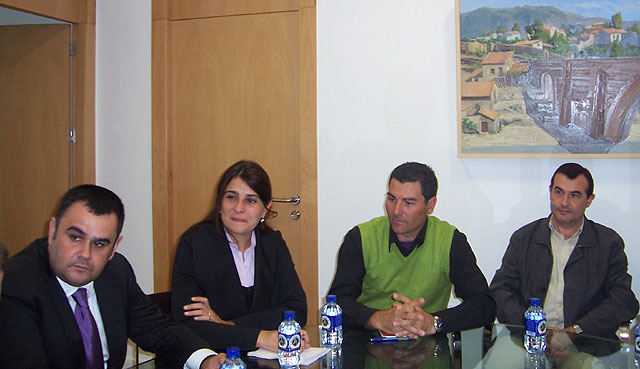El alcalde se reúne con la nueva junta directiva del Ilustre Cabildo Superior de Procesiones de Totana, Foto 2