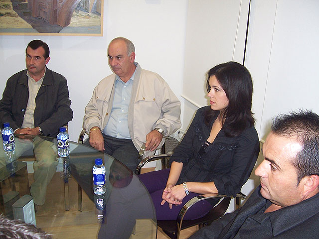 El alcalde se reúne con la nueva junta directiva del Ilustre Cabildo Superior de Procesiones de Totana, Foto 3