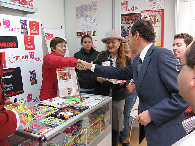 Cámara visita la Feria Zarangollo que reúne a más de 50 asociaciones juveniles - 1, Foto 1