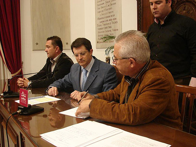 El Ayuntamiento y la Entidad de Conservación del Polígono Industrial de La Hoya firman un convenio para la construcción de una guardería - 1, Foto 1