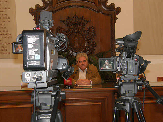 El Alcalde agradece a Fuentes Zorita su especial interés para que un centenar de familias de Aguaderas siga contando con suministro de agua - 1, Foto 1