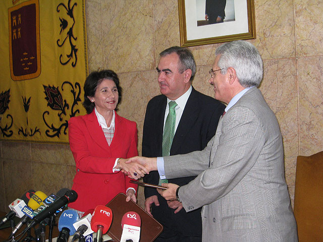 Economía suscribe un acuerdo con el Ministerio de Industria para crear infraestructuras de telecomunicaciones - 1, Foto 1