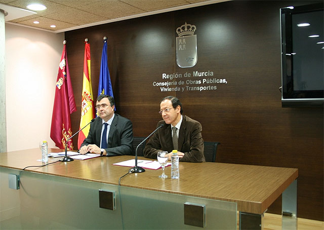 La Comunidad Autónoma subvenciona el transporte interurbano para universitarios - 1, Foto 1