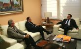 El consejero de Obras Públicas se reúne con el rector de la UPCT para impulsar el transporte universitario