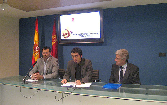 La Comunidad refuerza el apoyo al deporte base con reconocimientos médicos a 3.000 escolares y el reparto de desfibriladores - 1, Foto 1