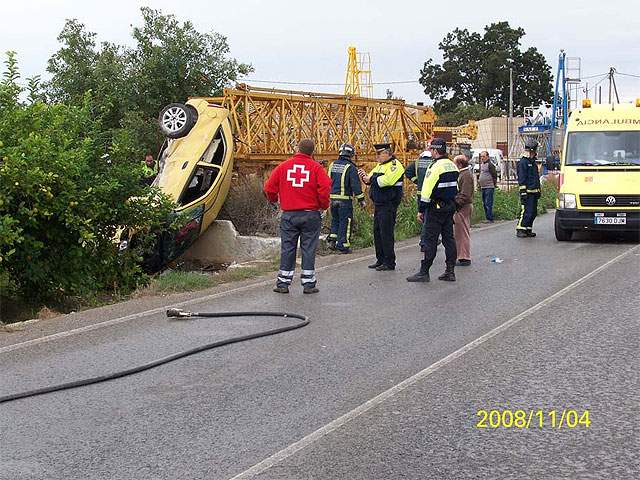 Accidente de circulación en el Camino de los Soldados con 2 heridos muy graves - 1, Foto 1