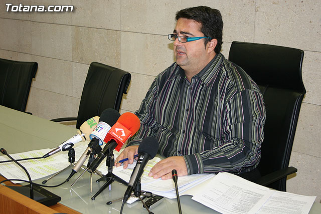 El concejal de urbanismo recuerda que la aprobación del PGMOU posibilitará el desarrollo económico del municipio, Foto 2