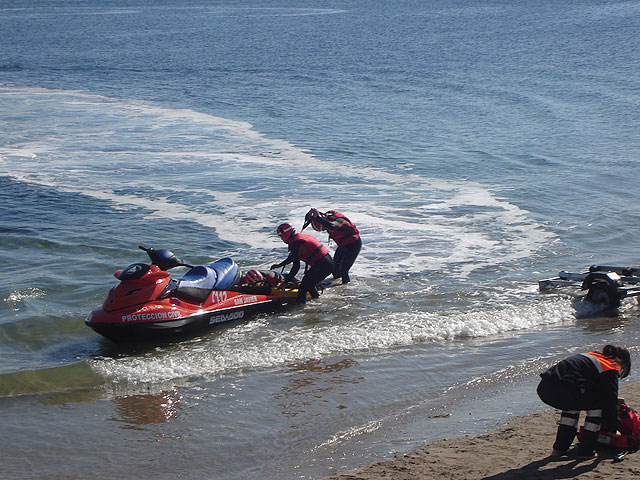 San Javier se convierte en el primer municipio de la Región en mantener la vigilancia y salvamento en dos de sus playas durante todo el año - 2, Foto 2
