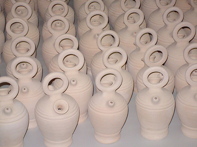 El Centro Tecnológico de la Artesanía participa en la Semana de la Ciencia explicando el funcionamiento de un botijo, Foto 2