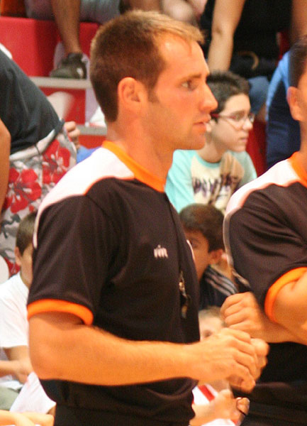 El árbitro Luismi Castillo explica las nuevas reglas a los canteranos del CB Murcia - 2, Foto 2