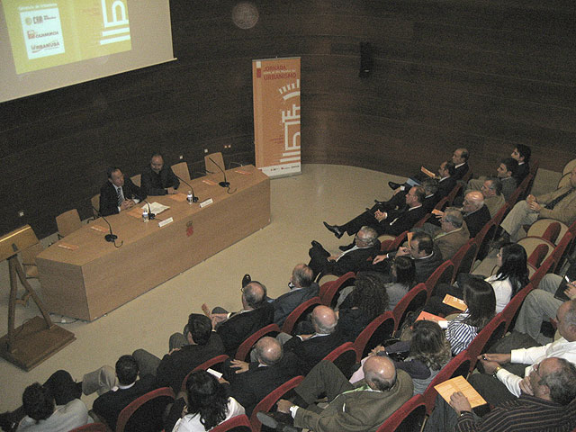 Berberena propone medidas para afrontar la crisis en la Jornada del Día Mundial del Urbanismo - 1, Foto 1