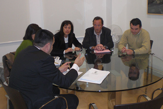 Comienza a trabajar la Comisión Especial de Economía y Empleo, Foto 2