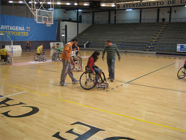 El Club Peinsa La Unión de baloncesto en silla de ruedas participa por primera vez en el programa ADE - 1, Foto 1