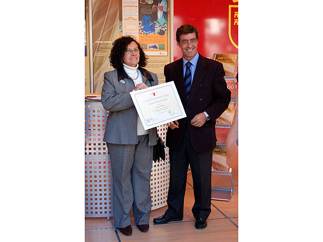 El Centro Tecnolgico de la Artesana participa en la Semana de la Ciencia explicando el funcionamiento de un botijo - 4