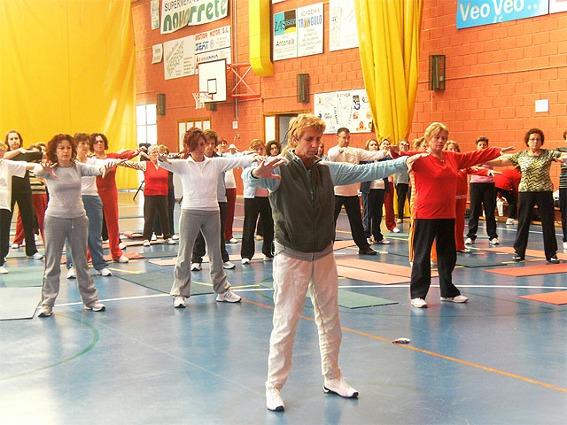Gran participación, en la exhibición de taichi - 1, Foto 1