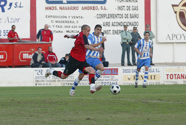 Dos mil aficionados se dieron cita en el estadio municipal de ftbol “Juan Cayuela” - 4