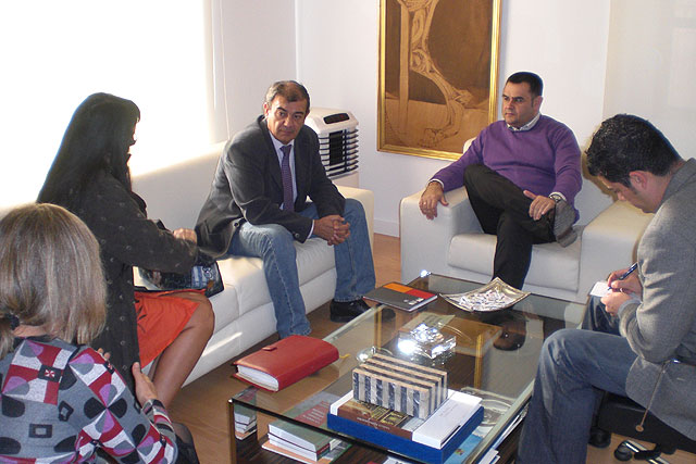 UCOMUR pondrá en funcionamiento en Totana un centro en el que se asesorará, informará y formará a los empresarios y ciudadanos de la comarca del Bajo Guadalentín, Foto 1