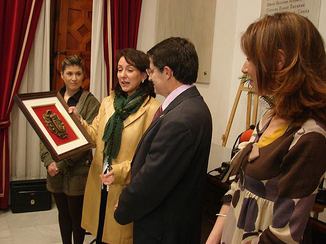 El Alcalde de Lorca, Francisco Jódar, recibe a 55 mujeres de la Universidad Popular de La Roda - 1, Foto 1