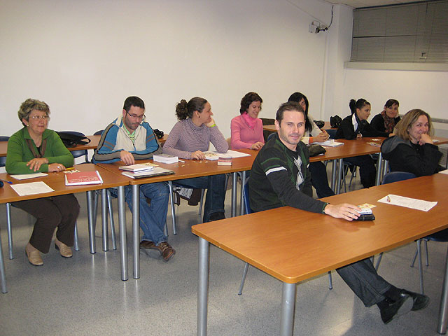 Clausuran el curso de “Inglés Nivel Avanzado”, de 30 horas de duración, con la entrega de diplomas a los alumnos que han realizado esta acción formativa, Foto 2