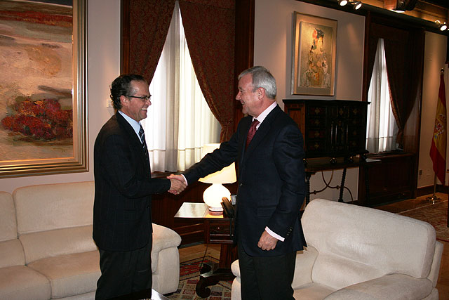 Ramón Luis Valcárcel da luz verde a la construcción de un segundo instituto en Santomera - 1, Foto 1