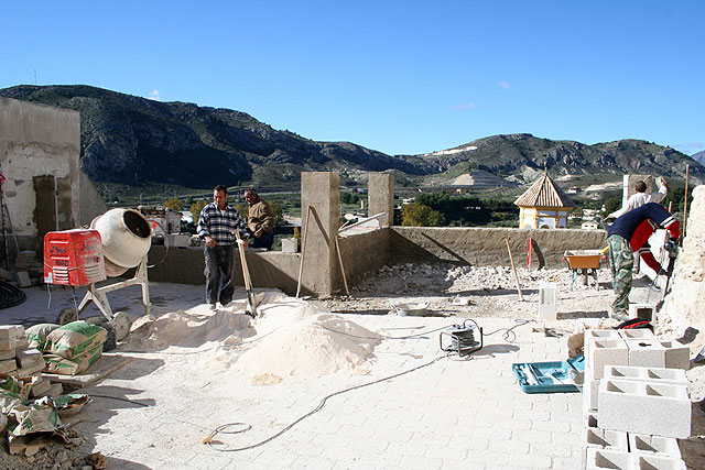 Las obras de las plazas Revueltas y Sagunto marchan a buen ritmo - 1, Foto 1