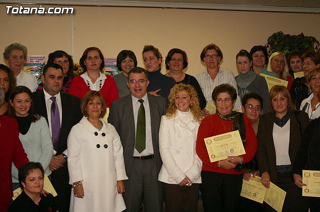 El alcalde de Totana es homenajeado por su labor como voluntario en la clausura del “IX Encuentro de Voluntariado Totanero” - 29