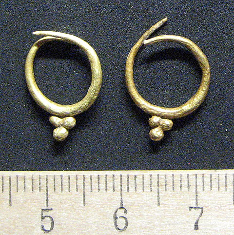 Hallan pendientes con forma de racimos de uva en el conjunto arqueológico de Coimbra del Barranco Ancho - 1, Foto 1