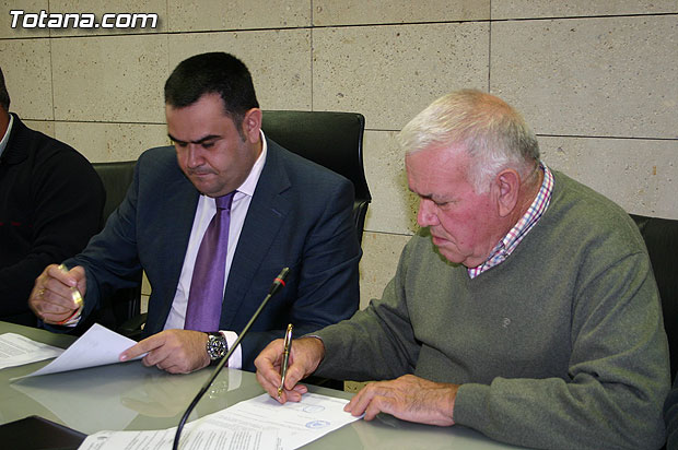 El Ayuntamiento y COAG-IR firman un convenio de colaboración, Foto 2
