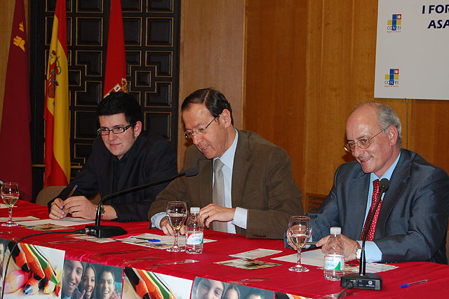 65 jóvenes han participado este fin de semana en el Foro “Educación y Libertad” de la Federación CONFES - 2, Foto 2