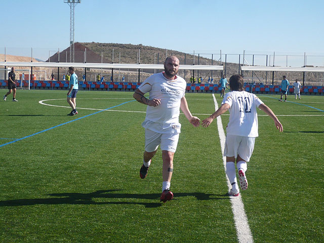 Los Pachuchos refuerzan el liderato de la liga de futbol aficionado Juega Limpio, Foto 1