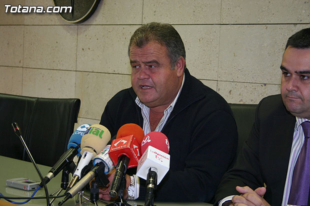El Consistorio y la Unión de Pequeños Agricultores y Ganaderos firman un convenio de colaboración, Foto 2