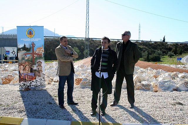 Nicolás de Maya presenta su escultura a los cehegineros - 3, Foto 3