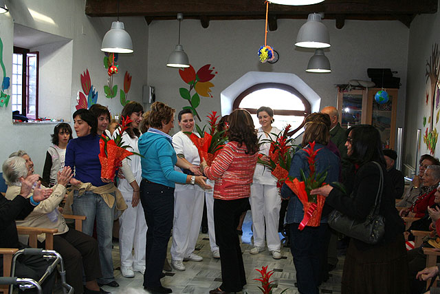 José Soria y María Isabel Martínez visitan el Servicio de Estancias Diurnas - 1, Foto 1