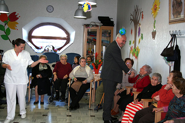José Soria y María Isabel Martínez visitan el Servicio de Estancias Diurnas - 2, Foto 2