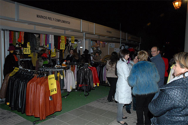 Éxito rotundo de la I Feria Outlet de Lorca - 1, Foto 1