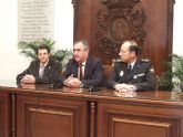El delegado del Gobierno presenta 12 policías más para la Comisaría de Lorca