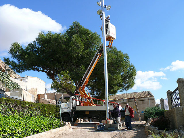 Se instala una nueva iluminación en el Jardín de la Acerica - 1, Foto 1
