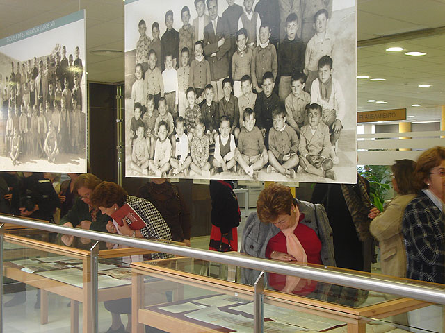 El Archivo municipal ilustra la historia de la Educación en San Javier con documentos inéditos fechados desde 1836 y abundante material museográfico de la época - 2, Foto 2