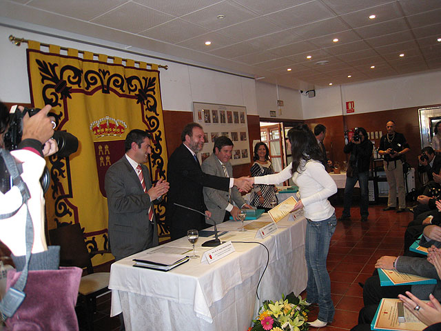 Se entregan los Premios Extraordinarios de Formación Profesional al curso 2006-2007 - 1, Foto 1