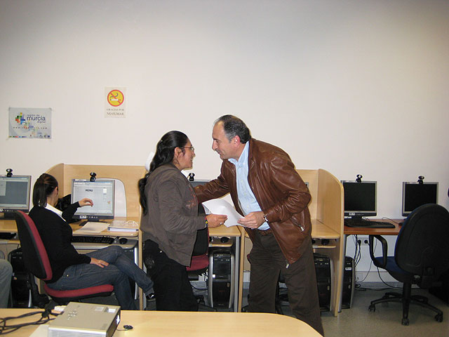 El concejal de Industria clausura el curso de “Informática Nivel Avanzado”, de 50 horas de duración, Foto 2