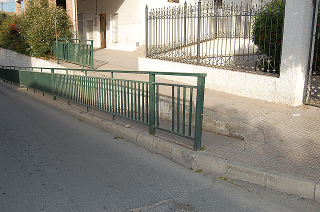 La Dirección General de Vivienda concede una subvención de 37.481 € al Ayuntamiento de Alguazas para la supresión de barreras arquitectónicas - 2, Foto 2