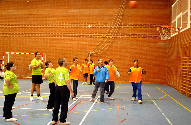 7 alumnos del Centro Ocupacional “José Moya” participan en el Campeonato Regional de Baloncesto, Foto 2