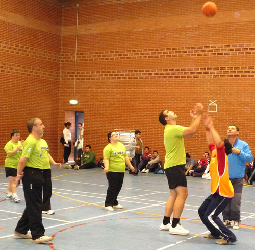 7 alumnos del Centro Ocupacional “José Moya” participan en el Campeonato Regional de Baloncesto, Foto 3