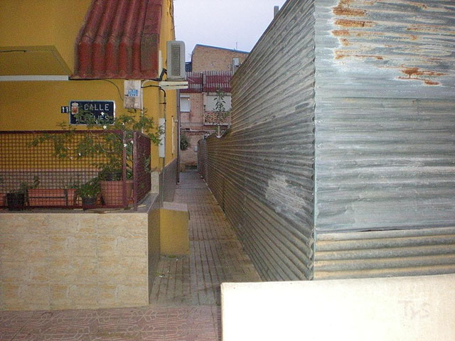 El grupo municipal de Izquierda Unida+Los Verdes denuncia la situación de un solar abandonado en el Barrio de Los Rosales de El Palmar - 5, Foto 5