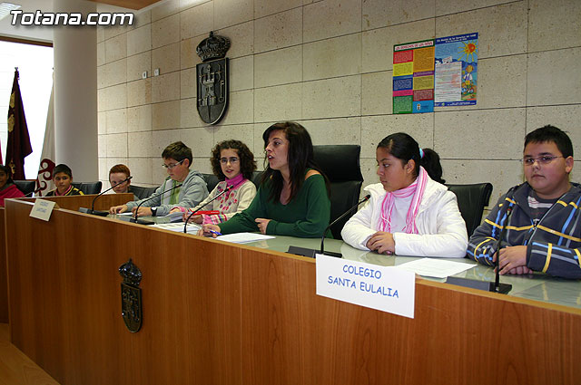 Students of various schools speak out and claim their rights in the Plenary Hall of the municipality to celebrate the International Day of Children's Rights ", Foto 1