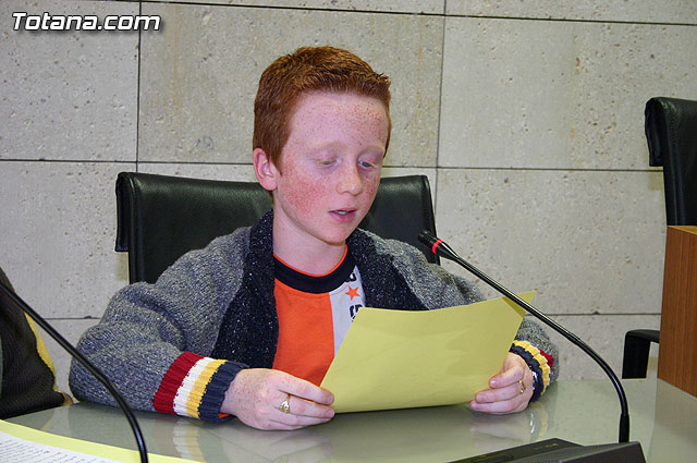 Alumnos de varios centros educativos alzan su voz y proclaman sus derechos en el Saln de Plenos del ayuntamiento con motivo de la celebracin del ”Da Internacional de los Derechos del Niño” - 20